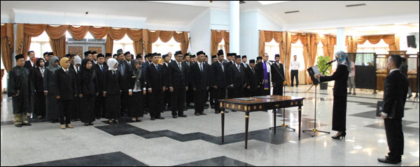 Suasana pelantikan pejabat eselon IV oleh Bupati Kukar Rita Widyasari di Pendopo Odah Etam, Tenggarong, Rabu (11/06) kemarin