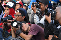 Para penggemar fotografi dapat mengirimkan foto terbaik untuk dilombakan pada Lomba Foto Sparkling Erau 2015