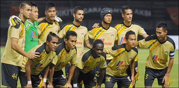 Skuad Mitra Kukar berhasil meraih kemenangan perdana di ISL 2014 setelah menumbangkan tuan rumah PSM Makassar dengan skor 2-0