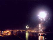 fireworks2002-4.jpg (5662 bytes)