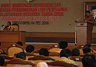 Suasana pembukaan Rakordal Pembangunan dan Persiapan Pelaksanaan Kegiatan Tahun Anggaran 2006 di Tenggarong Seberang tadi siang