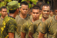 Kader AMPG Kukar dilatih langsung oleh instruktur dari TNI dalam kegiatan Latsarmil
