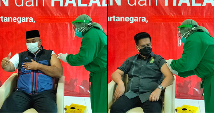 Bupati Edi Damansyah dan Wabup Rendi Solihin saat menjalani vaksinasi COVID-19 di RSUD AM Parikesit, Tenggarong Seberang, Senin (01/03) pagi
