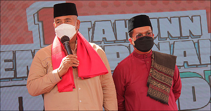 Bupati Edi Damansyah dan Wabup Rendi Solihin saat memberikan pemaparan pada Ngapeh Hambat di RPK FM Tenggarong, Rabu (02/03) pagi
