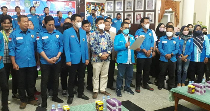 Disaksikan Sekda Kukar Sunggono, Ketua KNPI Kukar Eko Wulandanu membacakan deklarasi dukungan OKP se-Kukar terhadap pembangunan IKN Nusantara di Kaltim