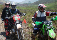 Tim ATC Kukar saat menjelajahi alam Kalimantan Selatan dengan motor trail