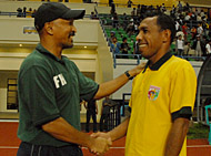 Pelatih Bontang PKT Fachri Husaini dan pelatih Mitra Kukar Nus Yadera sama-sama puas dengan hasil uji coba yang dimainkan di Samarinda