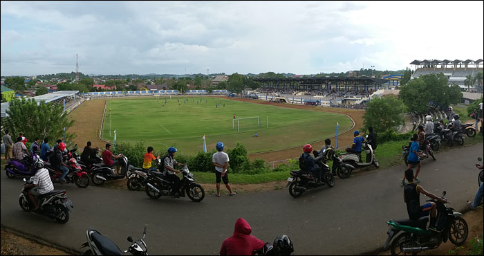 Stadion Rondong Demang di kota Tenggarong siap menjadi tempat pelaksanaan babak 12 Besar Bupati Cup 2016