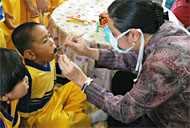 Siswa TK Pembina sangat antusias saat menjalani pemeriksaan gigi