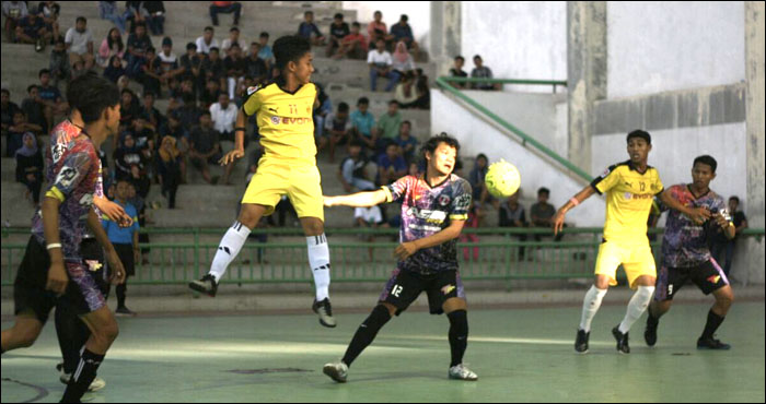 ASM Group berhasil mengalahkan Queen Anggana FC dengan skor telak 4-0 sekaligus memperkokoh posisi mereka di puncak klasemen sementara KFL-Liga 2 2017