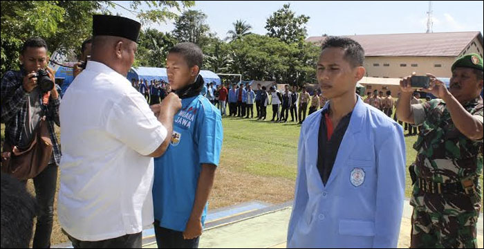 Wabup Kukar Edi Damansyah membuka kegiatan Kemah Bakti Pemuda yang digagas KNPI Kukar di Tenggarong Seberang 