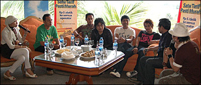 Suasana acara Bincang-Bincang Bersama Keyla Band dan manajemen Indosat Cabang Samarinda di Hotel Singgasana Tangga Arung kemarin sore