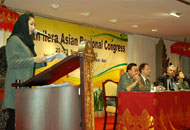 Bupati Kukar Rita widyasari saat sampaikan pidato dalam bahasa Inggris tentang program ZBPA dan Green Jobs