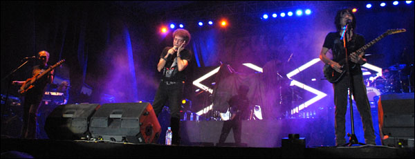 Grup rock legendaris God Bless ikut menyemarakkan gelaran Kukar Rockin Fest 2013