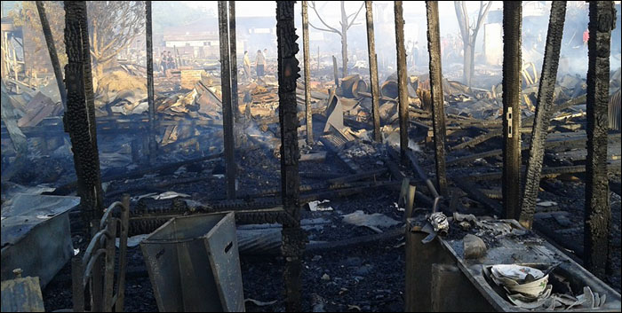 Puing-puing yang tersisa akibat kebakaran hebat di kawasan pemukiman padat penduduk Loa Duri, Kecamatan Loa Janan