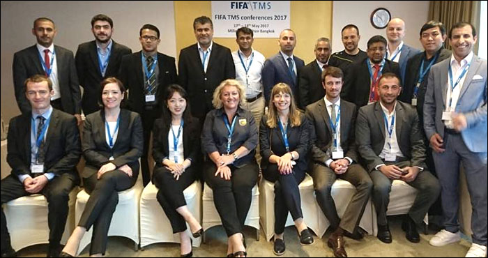 Klub Mitra Kukar FC diwakili M Agri Winata (kedua dari kanan) foto bersama beberapa peserta dan narasumber konferensi FIFA TMS di Bangkok, Thailand