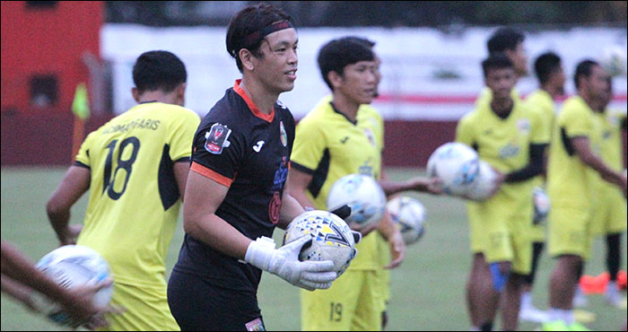 Kiper Mitra Kukar asal Sulawaesi Utara, Gerri Mandagi, menyatakan siap tampil maksimal menjaga gawang timnya saat bersua Bogor FC Sulut United