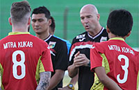 Pelatih Mitra Kukar Rafael Berges berharap timnya bangkit saat menghadapi PS TIRA