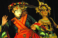 Tari Topeng Betawi jadi salah satu bagian dalam tarian Pesona Kemilau Nusantara yang dipersembahkan Sanggar Tari Adilla