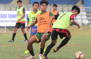 Para pemain muda dari 9 Kabupaten/Kota di Kaltim unjuk kebolehan di hadapan tim seleksi pemain timnas U-16 tingkat Kaltim