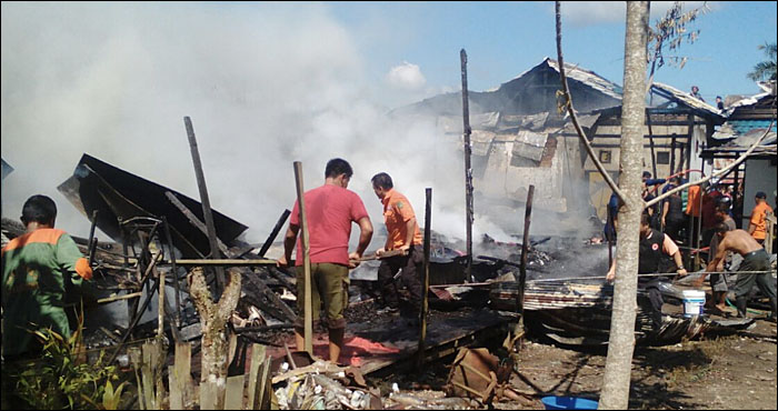 Bagian dapur rumah milik Ernawati menjadi titik awal terjadinya kebakaran tunggal di desa Teluk Dalam, Tenggarong Seberang, Kamis (01/02) pagi