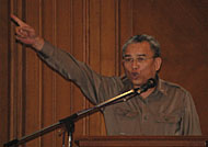 Ketua Umum PWI Pusat Tarman Azzam ketika berbicara diatas podium menyinggung kode etik jurnalistik yang harus dijunjung tinggi wartawan