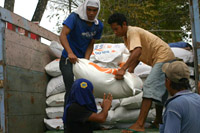 Distribusi beras raskin untuk Kukar