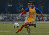 Iswanto menyumbang satu gol penting bagi kemenangan Mitra Kukar