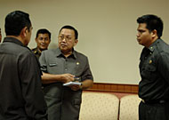 Kabag Umum dan Perlengkapan Bambang Arwanto (kanan) ketika menerima kunjungan Hadi Sutanto (tengah)