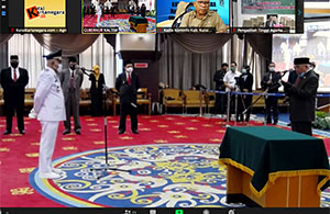 Acara pelantikan Wabup Kukar juga dihadiri secara virtual oleh para pejabat Pemkab Kukar dan undangan lainnya