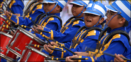 Atraksi marching band mendominasi acara Pawai Taaruf dalam rangka menyambut Ramadhan 1429 H