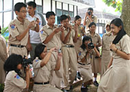 Para pelajar SMAN I Tenggarong ketika melakukan pemotretan model yang tak lain adalah anggota Rana Smansa Photography Club